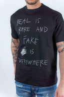 T-shirt real is rare
