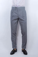 Pantalone con fibbia