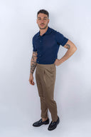 Pantalone con fibbia