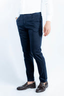 Pantalone pinces e risvolto