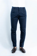Pantalone pinces e risvolto