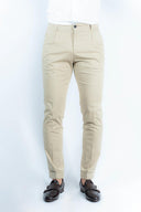 Pantalone pinces e risvolto