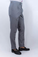 Pantalone con fibbia