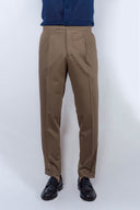 Pantalone con fibbia